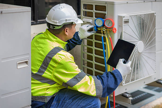 Professional Hvac technician working in Margate, FL